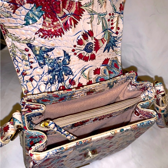 *Rare* Brahmin Brocade Melbourne Everlee Crossbody, excellent like new condition - Picture 4 of 6
